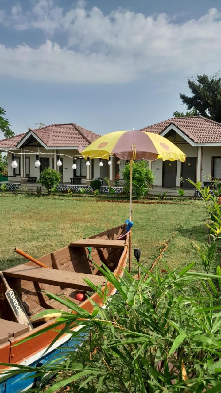 Windchime Cottages Alībāg Εξωτερικό φωτογραφία