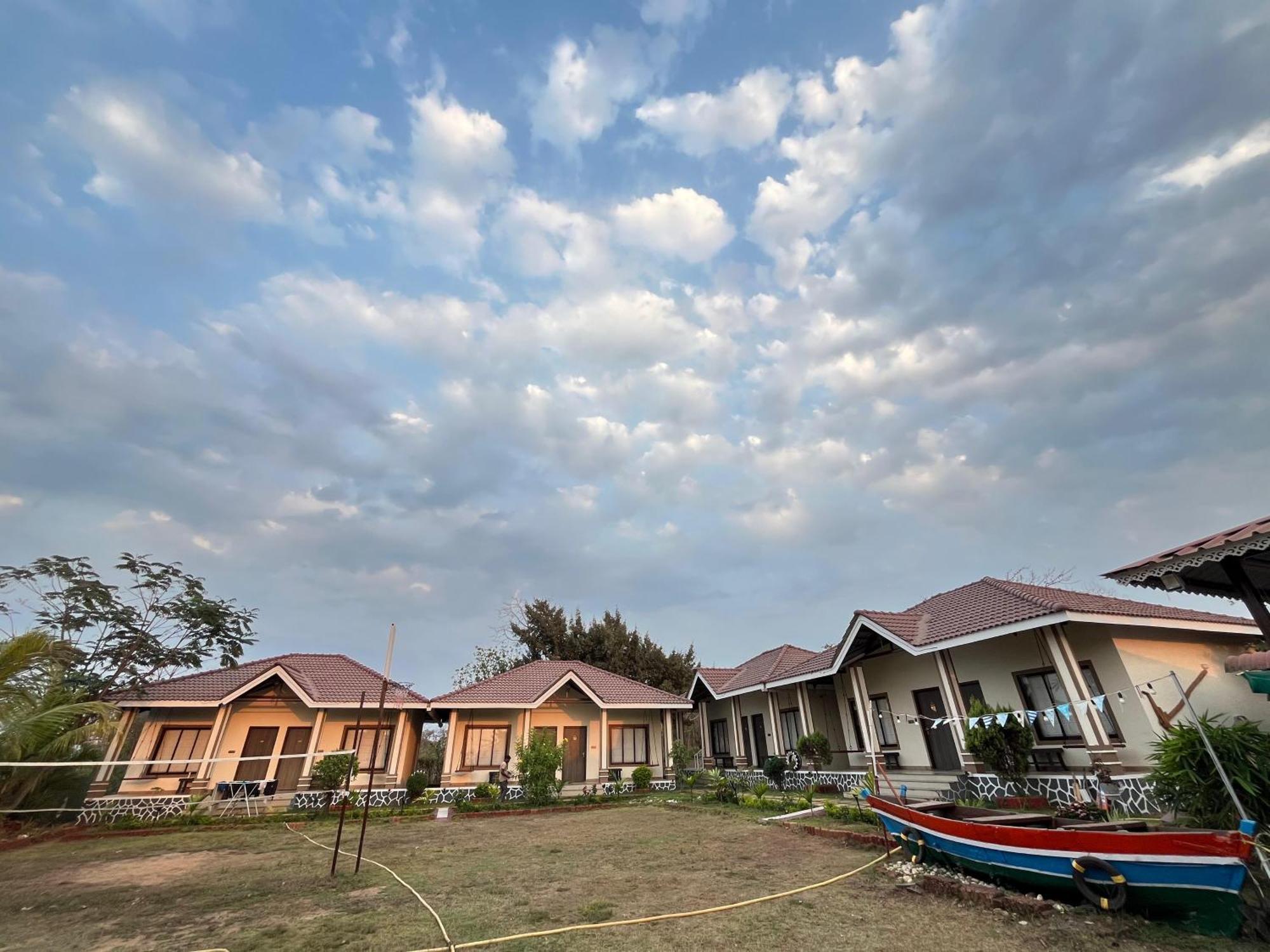 Windchime Cottages Alībāg Εξωτερικό φωτογραφία